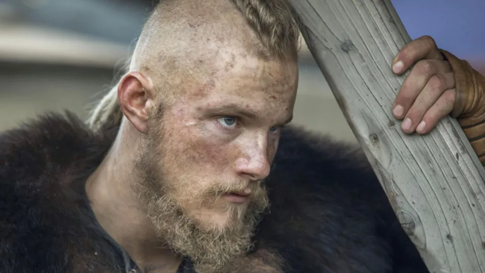 Alexander Ludwig barba Vikingos 3