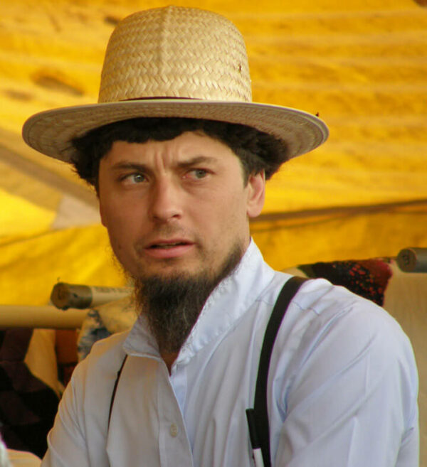 Barba Amish con punta marrón