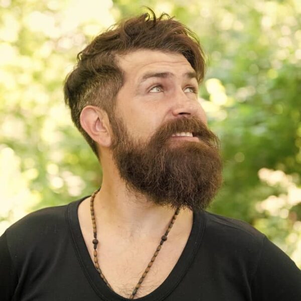 Long ducktail beard