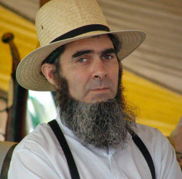 Barba de sal y pimienta Amish
