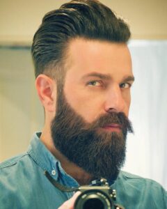 Men's beard style ducktail