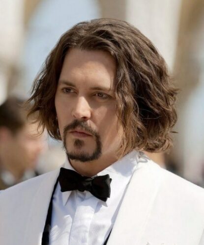 Johnny depp barba en un círculo