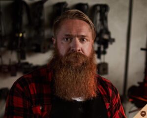 longue-grosse-barbe-viking-rousse